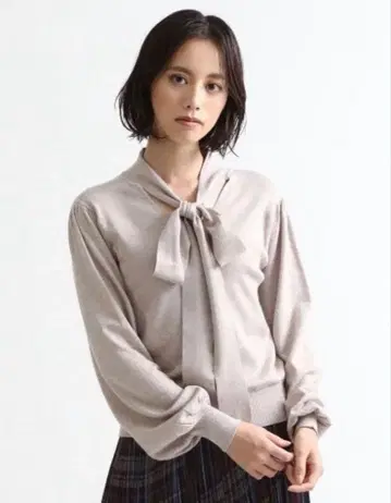 FRAY I.D 프레이 아이디 캐시미어 블렌드 보타이 니트 베이지