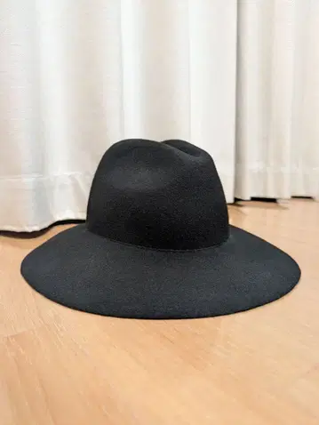 어반 리서치 블랙 울 펠트 햇