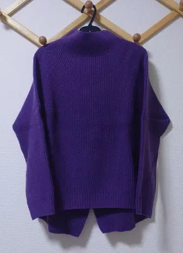 노에비아 MILE 보라색 리브 하이넥 스웨터 L 사이즈