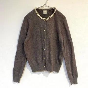 [티아라] 니트 가디건 목 부분 펄 장식 펄 풀 버튼 울 혼방 F