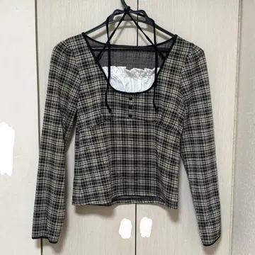 긴팔 체크 파이핑 티셔츠 원 웨이