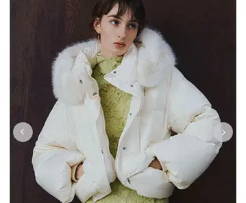 택 포함 새상품 후드 퍼 숏 다운 코트 화이트 FRAY I.D