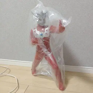 울트라맨 피규어 빨간색 미개봉