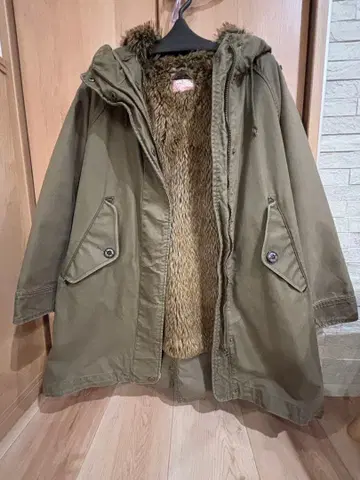 후드 부착 모즈 코트 퍼 라이너 포함 클리닝 완료