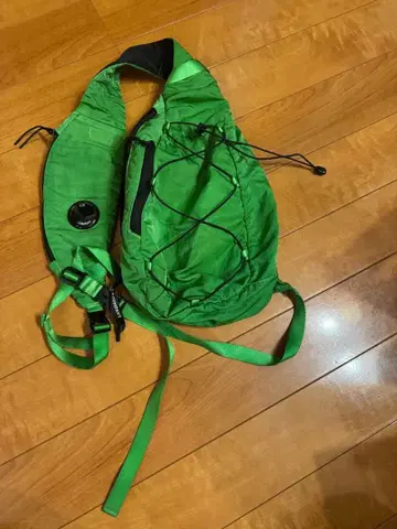 C.P. Company 옐로우 그린 숄더백