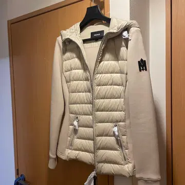 MACKAGE 베이지 후드 부착 다운 자켓