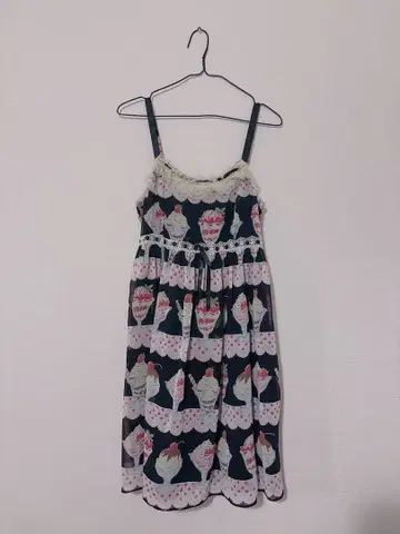 에밀리 템플큐트 원피스