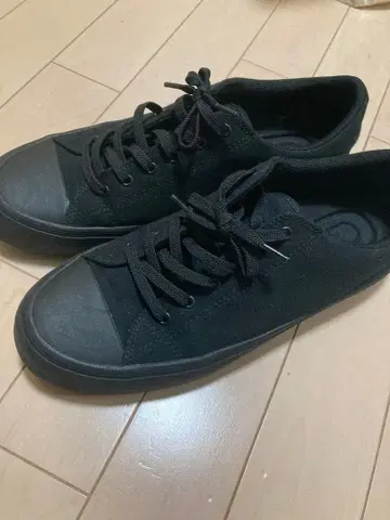 블랙스니커즈 유니클로