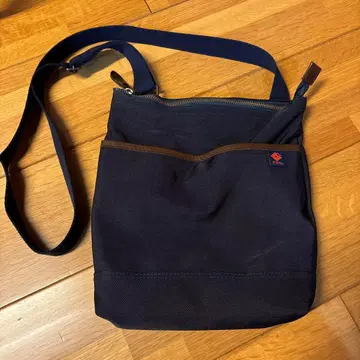 네이비 캔버스 숄더백 토요오카 가방