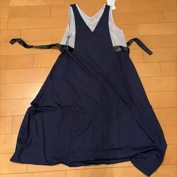 네이비 V넥 원피스 M 사이즈