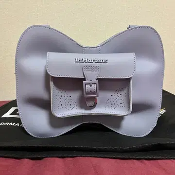 닥터마틴 리본형 백 (라벤더)