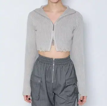 meltthelady flame damage knit light gray