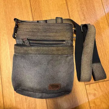 다크 그레이 캔버스 숄더백