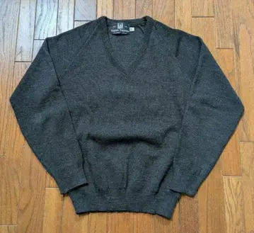 English Tradition 잉글리시 트래디셔널 V넥 니트