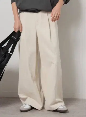 [ 저널 스탠다드 리룸 ] 워셔블 코듀로이 턱 와이드 팬츠