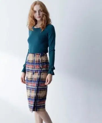 그레이스 콘티넨탈 샤기 체크 랩스커트