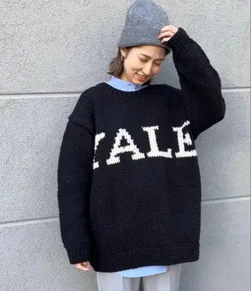 THE BOOKSTORE (더 북스토어) YALE 로고 니트