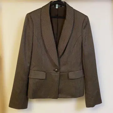 Aquascutum 브라운 테일러드 자켓 클리닝 완료