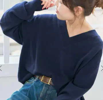 스픽앤스팬 캐시미어 혼방 V넥 풀오버 네이비