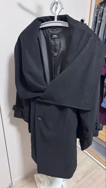 ISSUE 블랙 울 오버 사이즈 코트