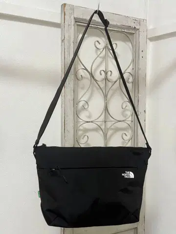THE NORTH FACE SIMPLE CROSS BAG M