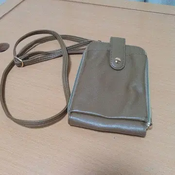 골드 스마트폰 숄더백