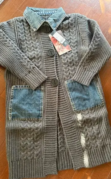 미사용 새상품 그레이 케이블 짜임 니트 가디건