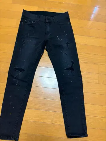 RTEG 아담스 저글러 스키니 데님 팬츠 블랙 로즈 패치