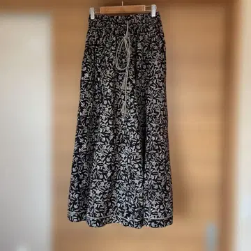 사루체 saruche 플레어 스커트