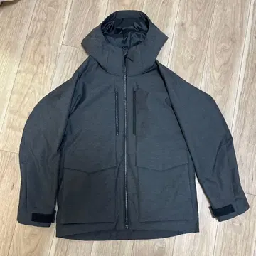 UNIQLO 하이브리드 다운 자켓 다크 그레이