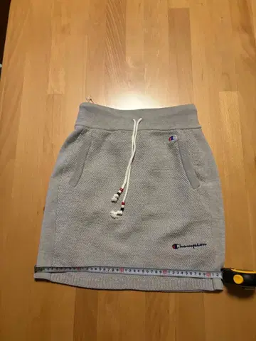 Champion 그레이 새틴 스커트 이너 포함 택 포함