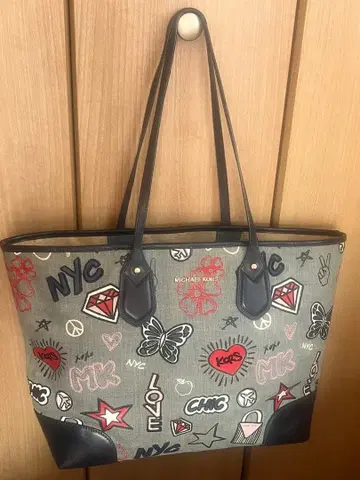 MICHAEL KORS 그래피티 토트백 마이클코어스