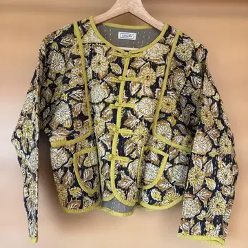 사루체 saruche 꽃무늬 노카라 자켓