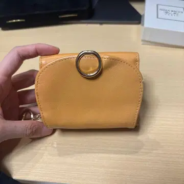 오렌지 3단 폴더형 지갑 외부 지퍼 포함