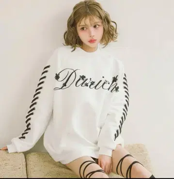 다리치 레이스업 로고 맨투맨 풀오버