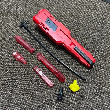 베이블레이드 X 홀드 런처 & 비트 세트