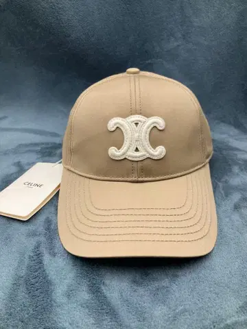 베이지 자수 로고 캡