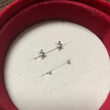 새상품 화이트 골드 귀걸이 2세트 다이아몬드 K10WG