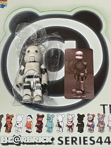 베어브릭 44 아티스트 JUNKHEAD 정크헤드