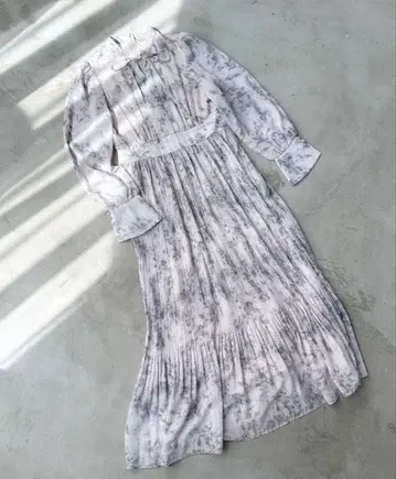 AnMILLE 오리지널 플라워 턱 원피스