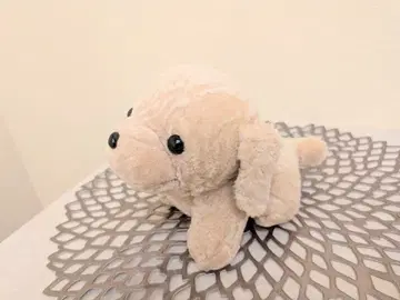 강아지 봉제 인형과 토끼 봉제 인형