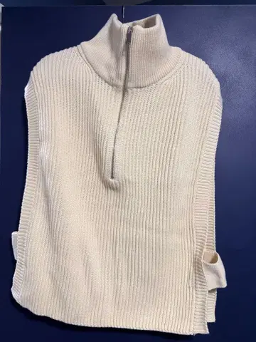 하프 지퍼 니트 베스트