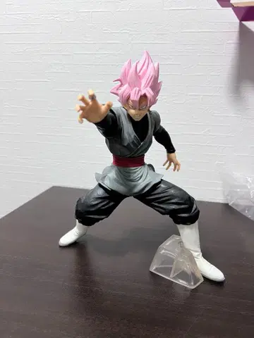 오공 블랙 피규어 제일복권