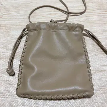 vasic 베이지 복조리형 숄더백