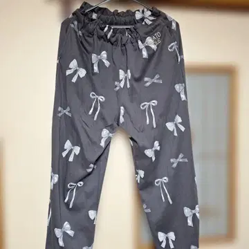 새상품급 pique 리본 무늬 그레이 룸웨어