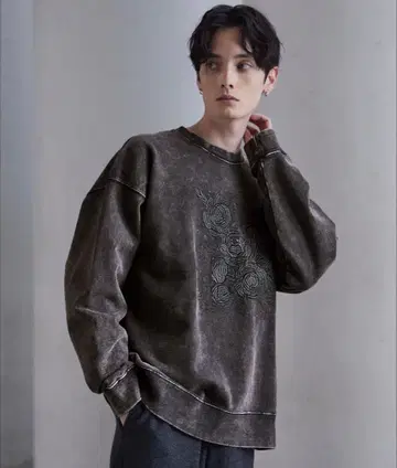 빈티지 블랙 꽃무늬 자수 맨투맨 L 사이즈