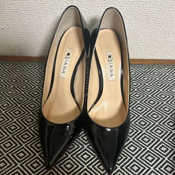 DIANA 블랙 스틸레토 하이힐