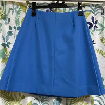 파란색 무릎 기장 사다리꼴 스커트