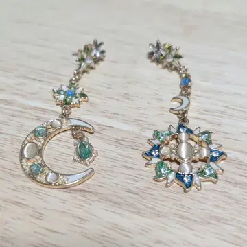 태양과 달 디자인 스톤 부착 귀걸이