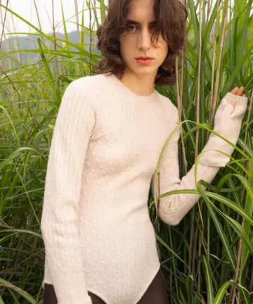 BACCA 울 캐시미어 케이블 스티치 니트 보디 긴팔 니트